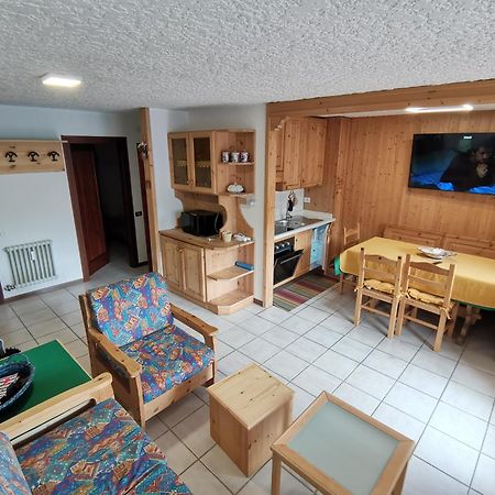 Appartamento Trilocale Con Splendida Vista Sulle Piste Da Sci Folgarida Esterno foto